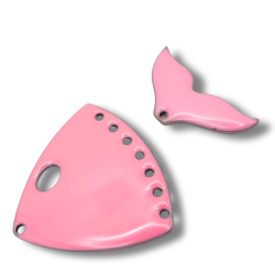 Testa di pesce con coda rosa acceso